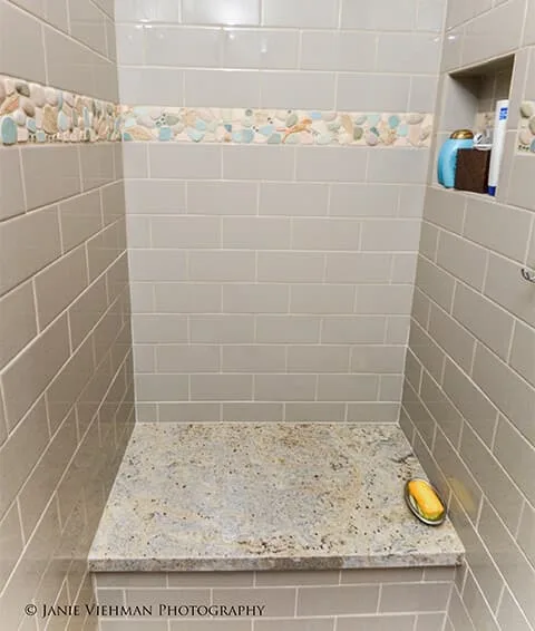 bathroom tile leaves border