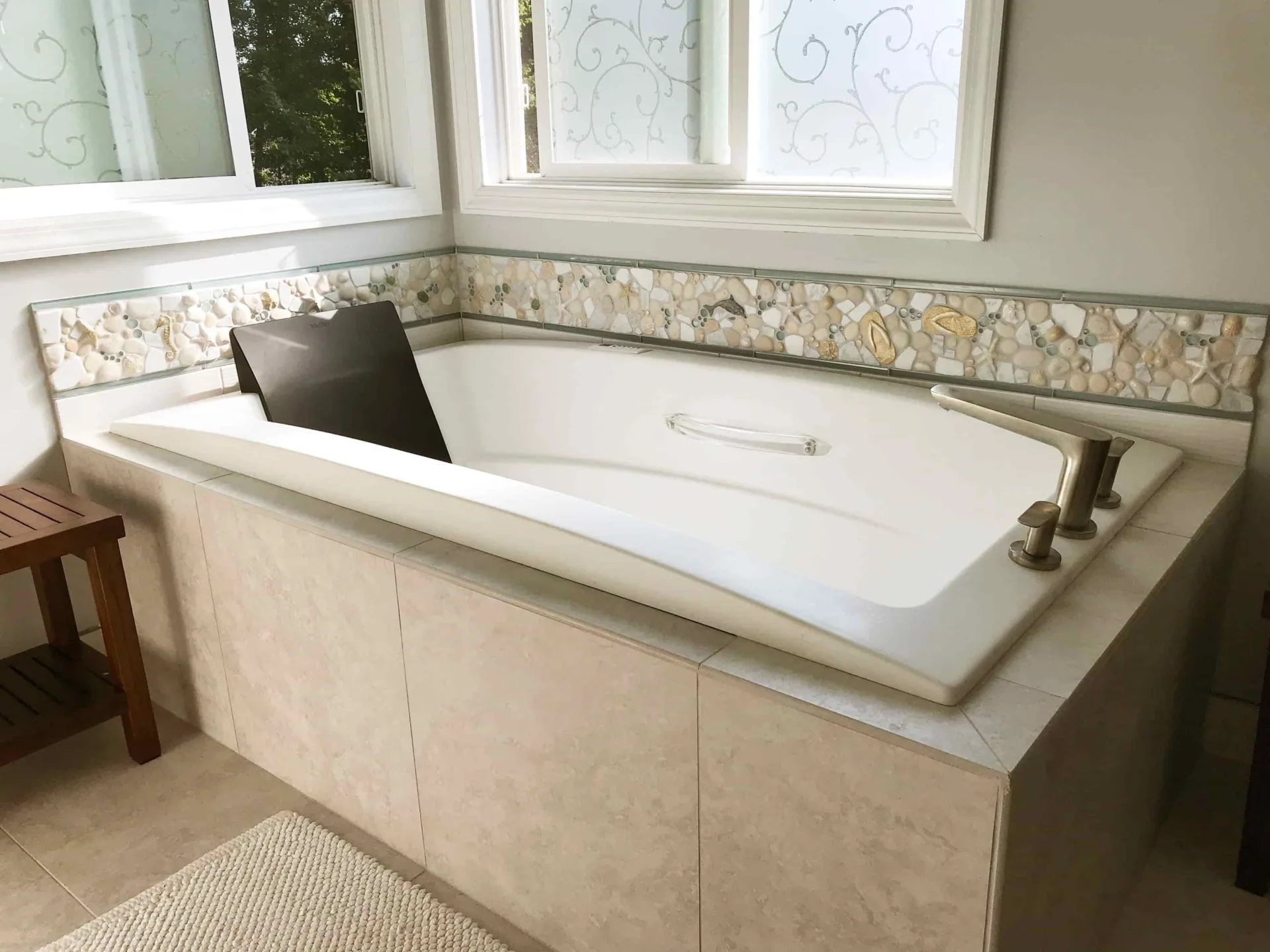 beach tile tub surround border