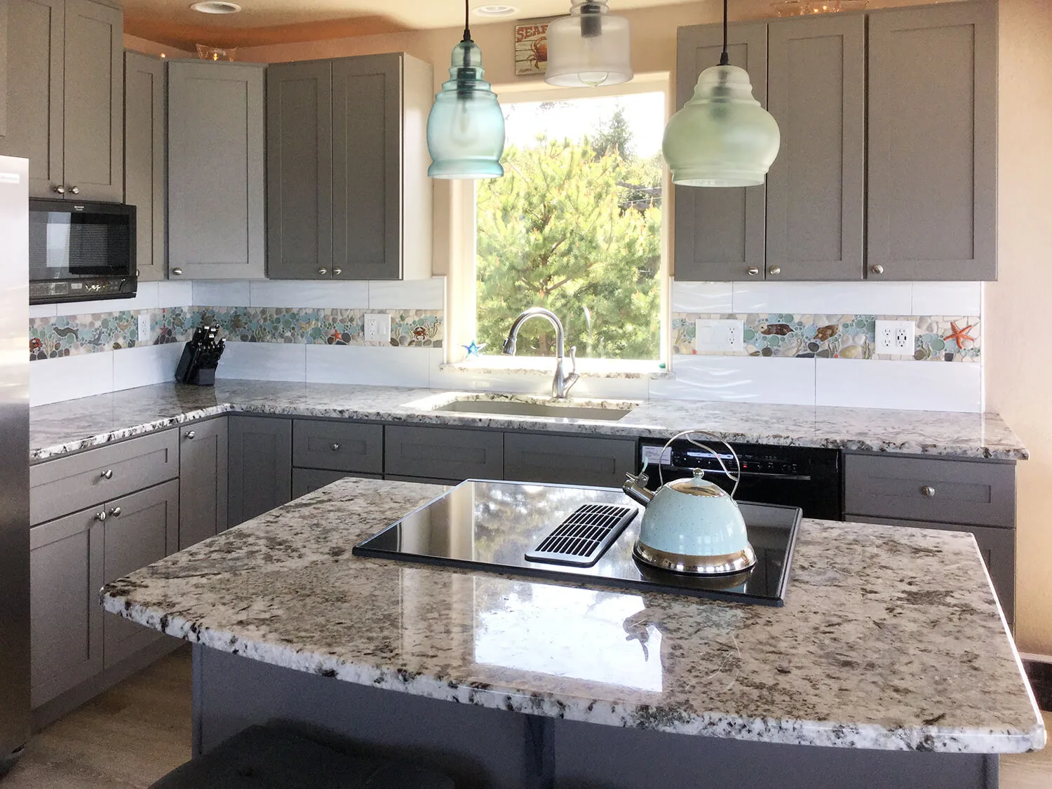 colorful kitchen tile border