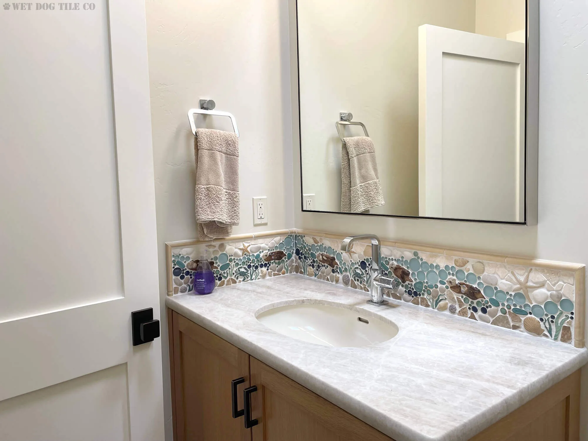 framed bathroom otter backsplash tile border