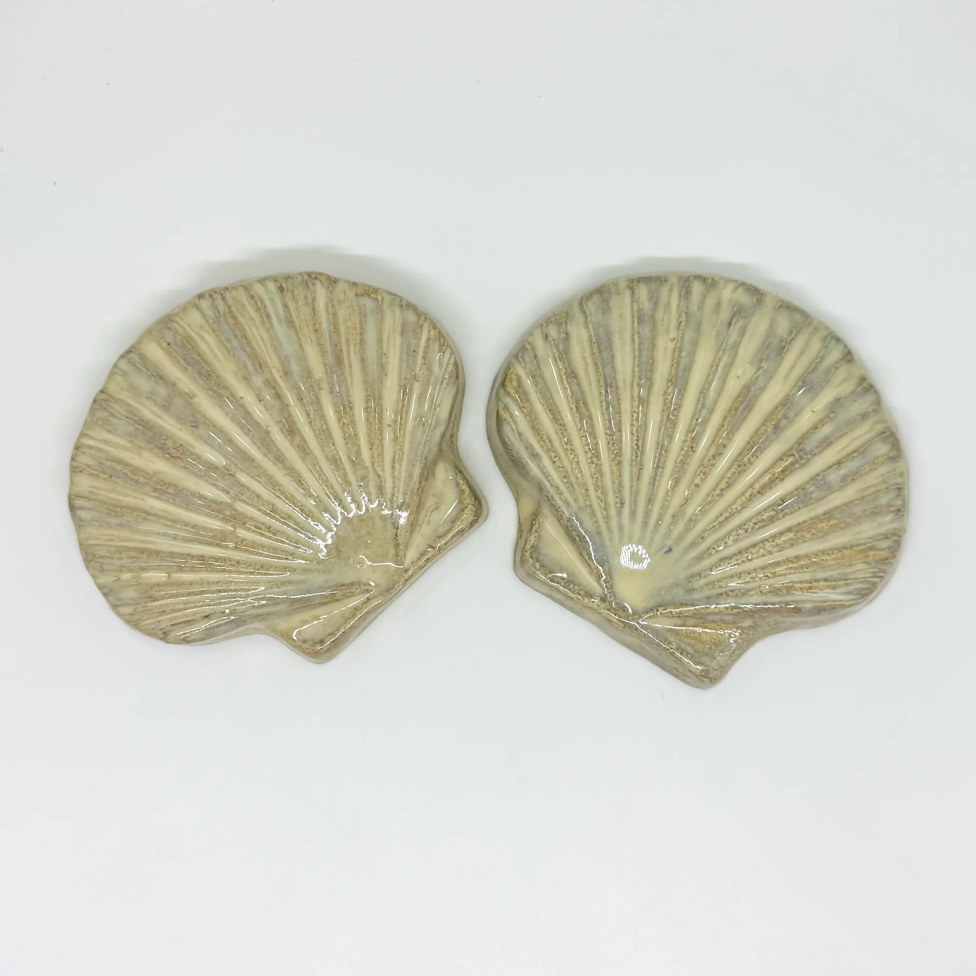 Large Scallop Shells (Set of 2) - 4" Glazed Ceramic Tiles 1 Large Scallop Shell mosaic tiles